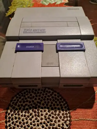 Consola Super Nintendo clásica en buen estado - miniatura 2