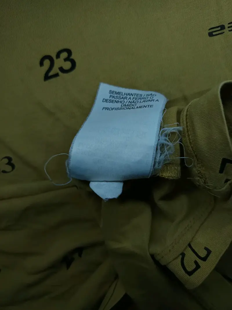 Polera Jordan amarilla con estampado 23 - 3