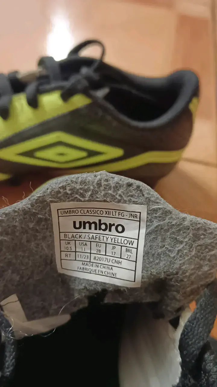 Zapatos de fútbol Umbro amarillo y negro infantil - 4