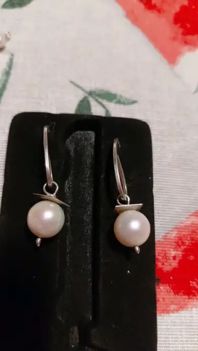 Aros de plata con perlas elegantes - miniatura 1