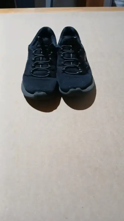 Zapatillas deportivas Skechers negras para hombre - miniatura 1