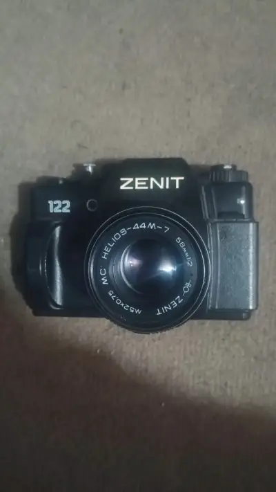 Cámara analógica Zenit 122 con lente Helios - miniatura 1