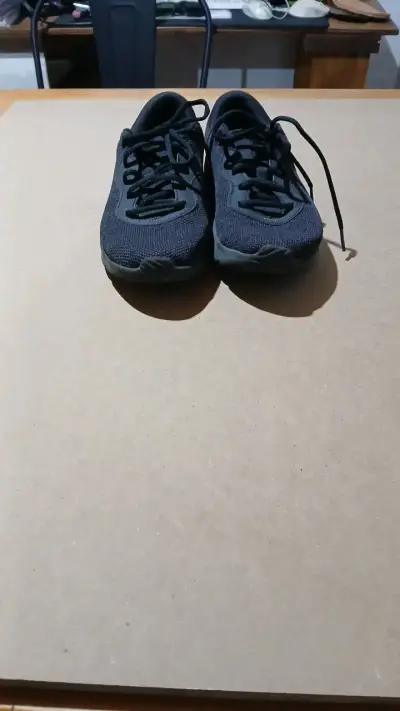 Zapatillas deportivas Skechers negras para hombre - miniatura 1