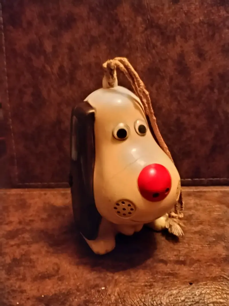 Teléfono vintage en forma de perro con diseño ret - 3