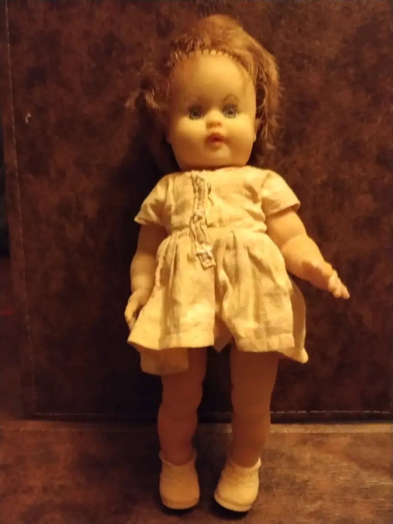 Muñeca vintage de colección con vestido - 1