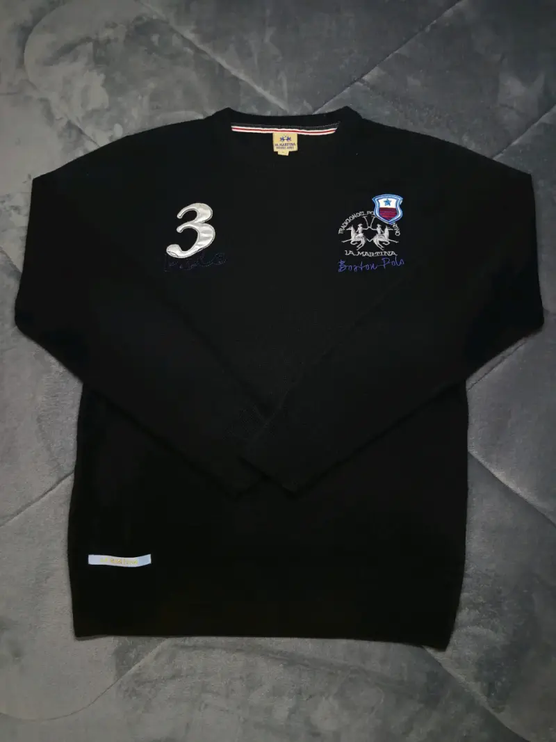 Suéter negro La Martina con diseño bordado - 1