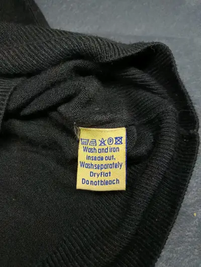 Suéter negro La Martina con diseño bordado - miniatura 6