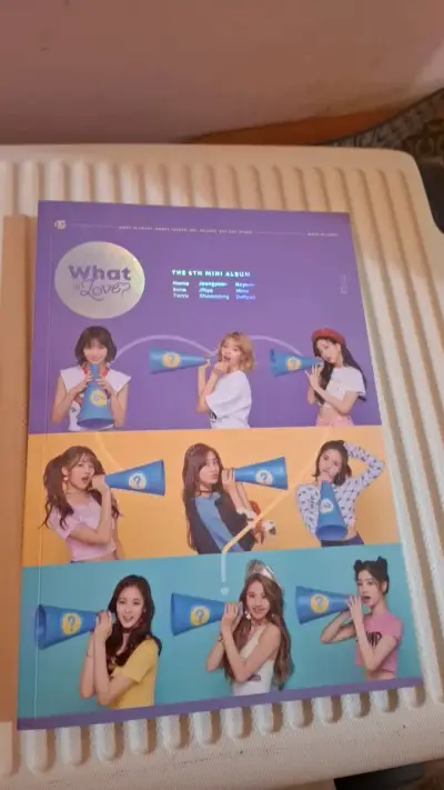 Álbum 'What is Love?' de TWICE - miniatura 2