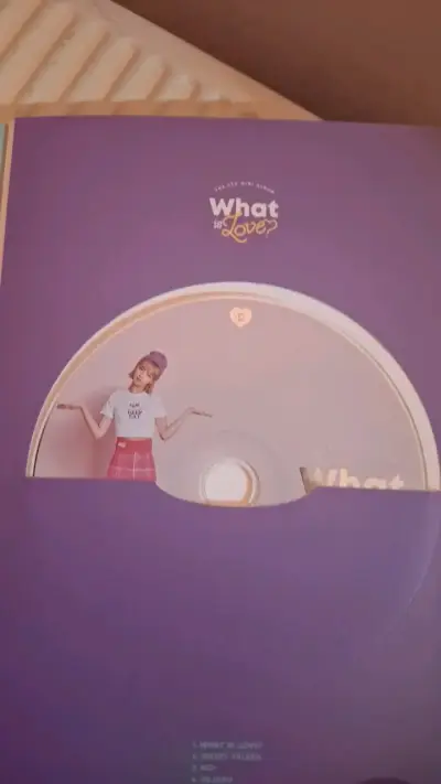 Álbum 'What is Love?' de TWICE - miniatura 4