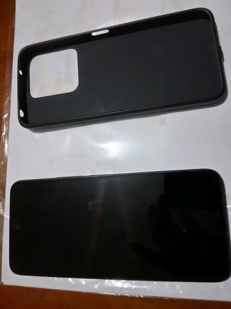 Smartphone Redmi con funda protectora - 3