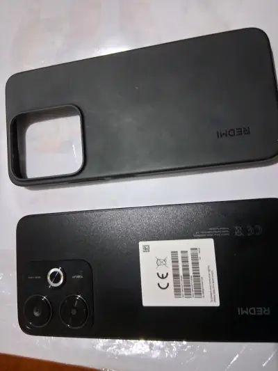 Smartphone Redmi con funda protectora - miniatura 4