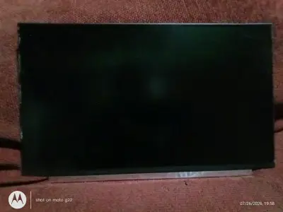 Pantalla LCD para laptop de 15 pulgadas - miniatura 2