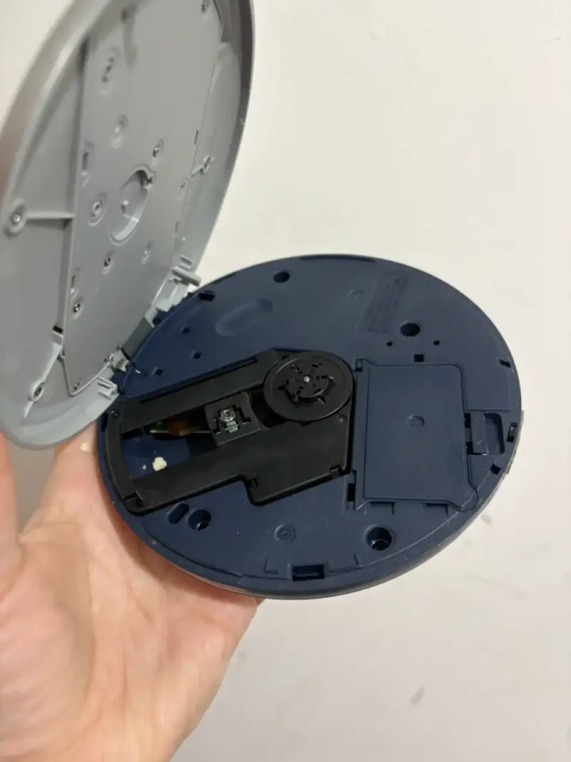 Reproductor de CD portátil Panasonic SL-SX321C - 2