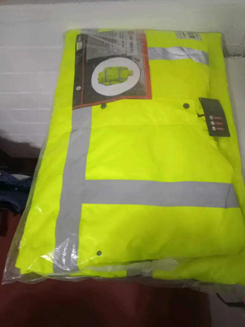 Chaqueta reflectante de seguridad amarilla