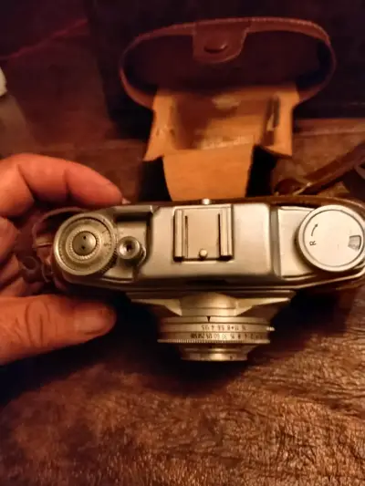Cámara vintage Agfa Silette con estuche de cuero - miniatura 4