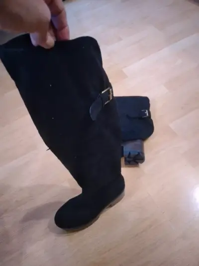 Botas  negras de gamuza con tacón grueso - miniatura 1