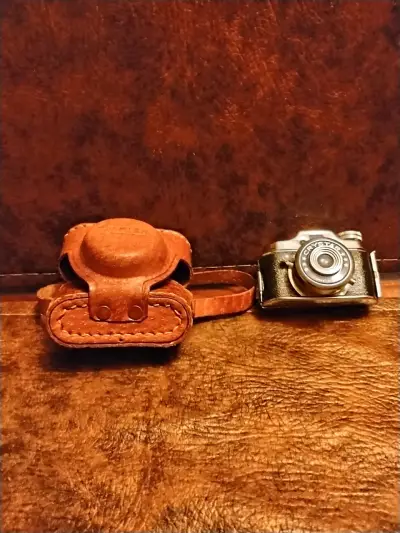 Cámara miniatura Crystar vintage con estuche - miniatura 2