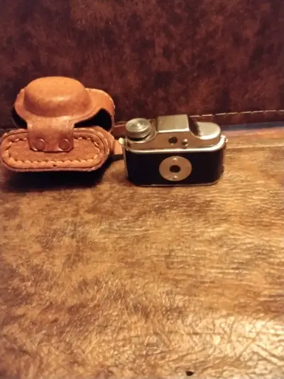 Cámara miniatura Crystar vintage con estuche - miniatura 3