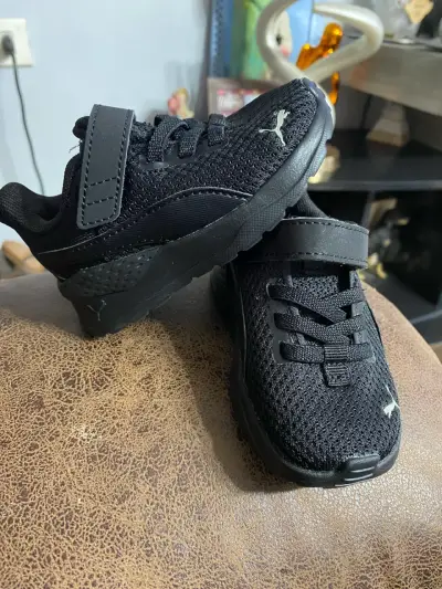 Zapatillas deportivas negras para niños Puma - miniatura 1