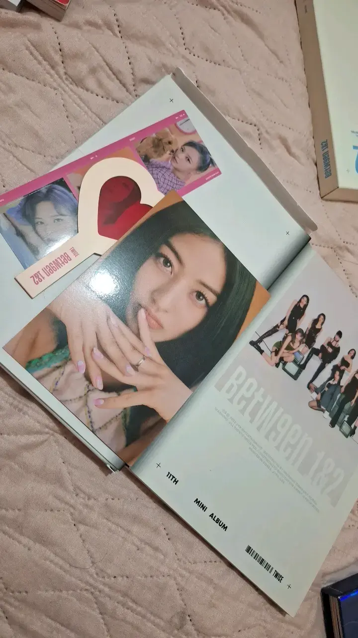 Álbum Between 1&2 de TWICE, 11th Mini Album - 4