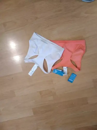 Petos deportivos nuevos talla XS - miniatura 1