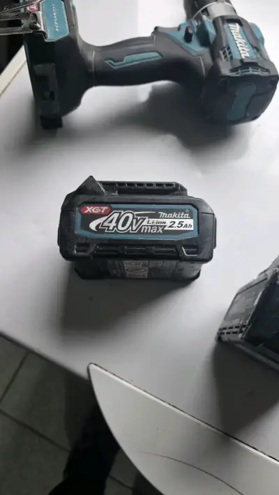 Batería Makita 40V Max 2.5Ah Li-ion - miniatura 1