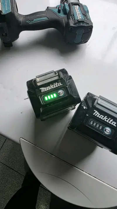 Batería Makita 40V Max 2.5Ah Li-ion - miniatura 2