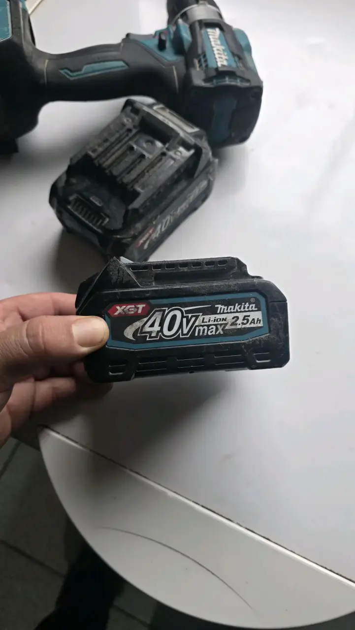 Batería Makita 40V Max 2.5Ah Li-ion - 4