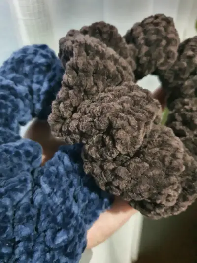 Scrunchie tejido a crochet (colet) - miniatura 2