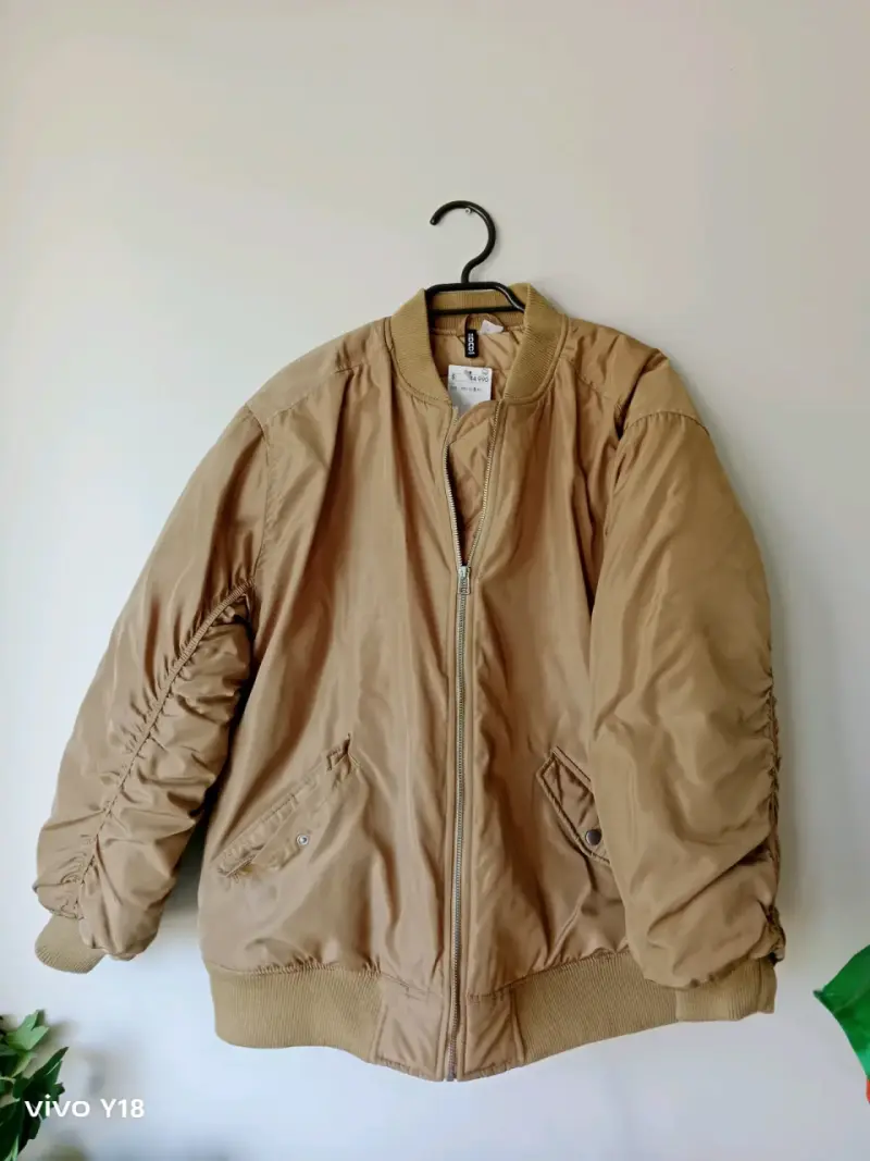 Chaqueta bomber beige H&M - 1