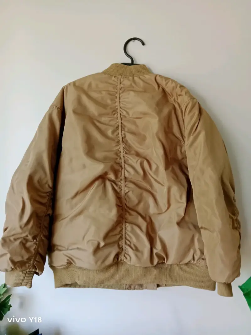 Chaqueta bomber beige H&M - 3
