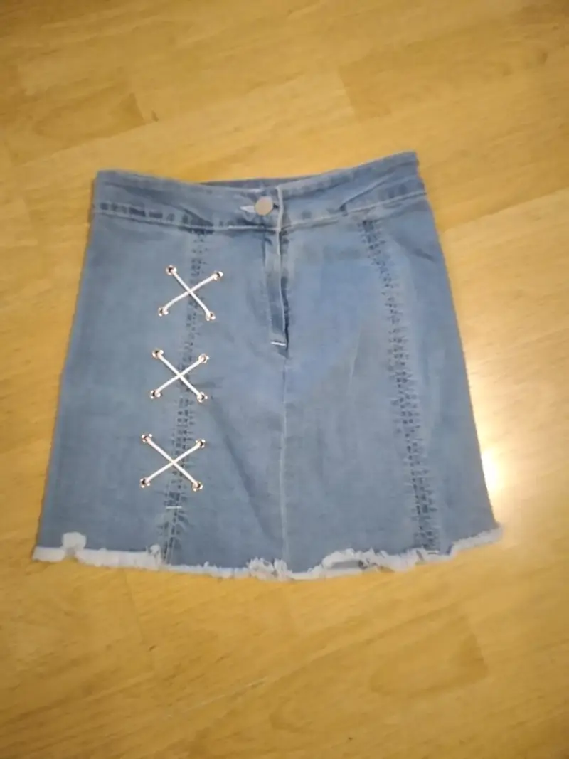 Falda de mezclilla con detalles cruzados talla S - 3