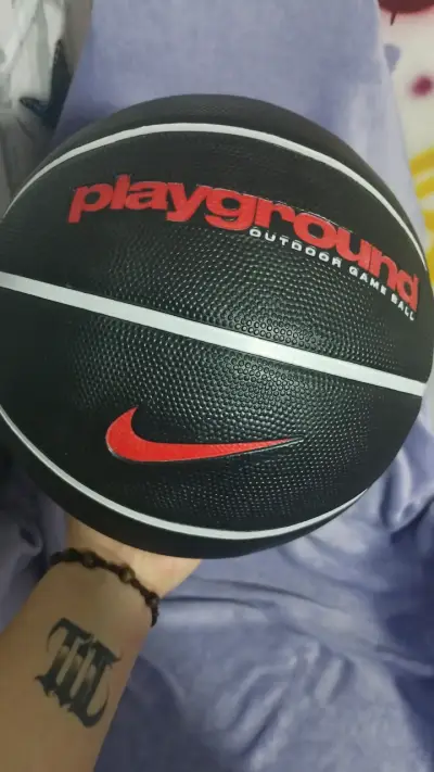 Balón de baloncesto Nike Playground negro - miniatura 1