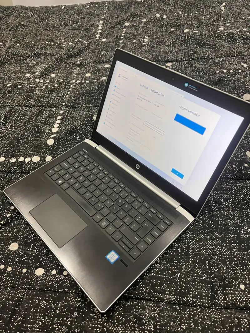 Laptop HP Intel Core i7 en buen estado - 1