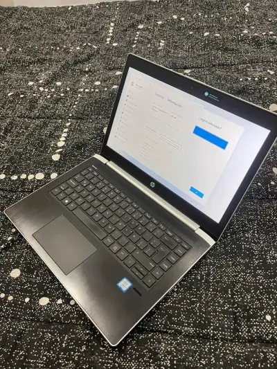 Laptop HP Intel Core i7 en buen estado - miniatura 1