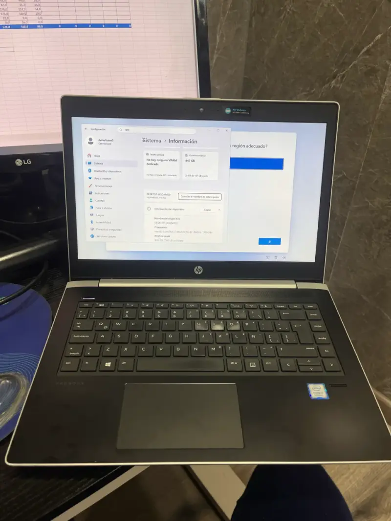 Laptop HP Intel Core i7 en buen estado - 4