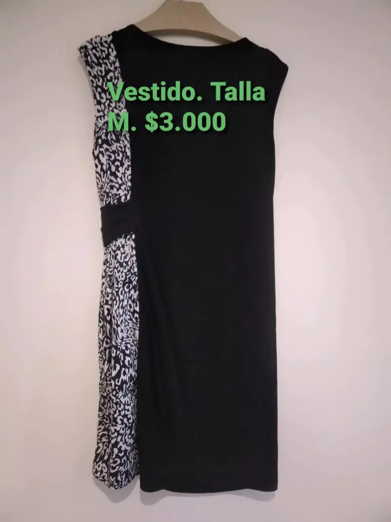 Vestido negro con diseño estampado talla M - 1