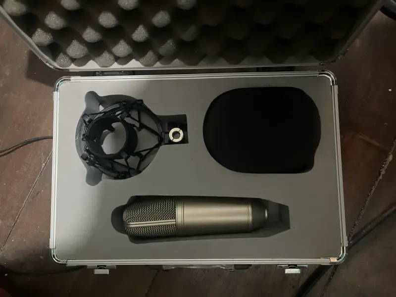 Micrófono de condensador Behringer B-1 con estuche - 2
