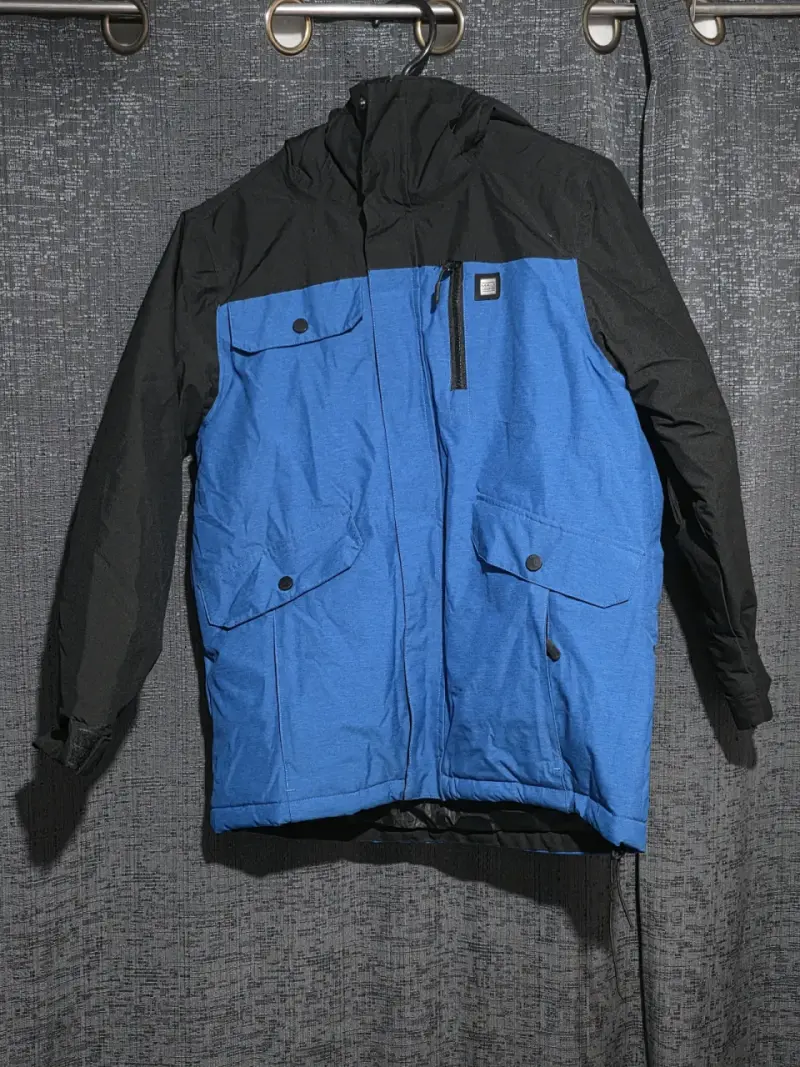 Chaqueta impermeable azul y negra Maui and Sons - 1
