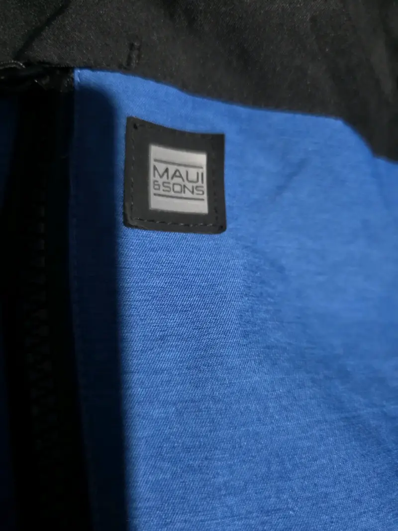 Chaqueta impermeable azul y negra Maui and Sons - 4