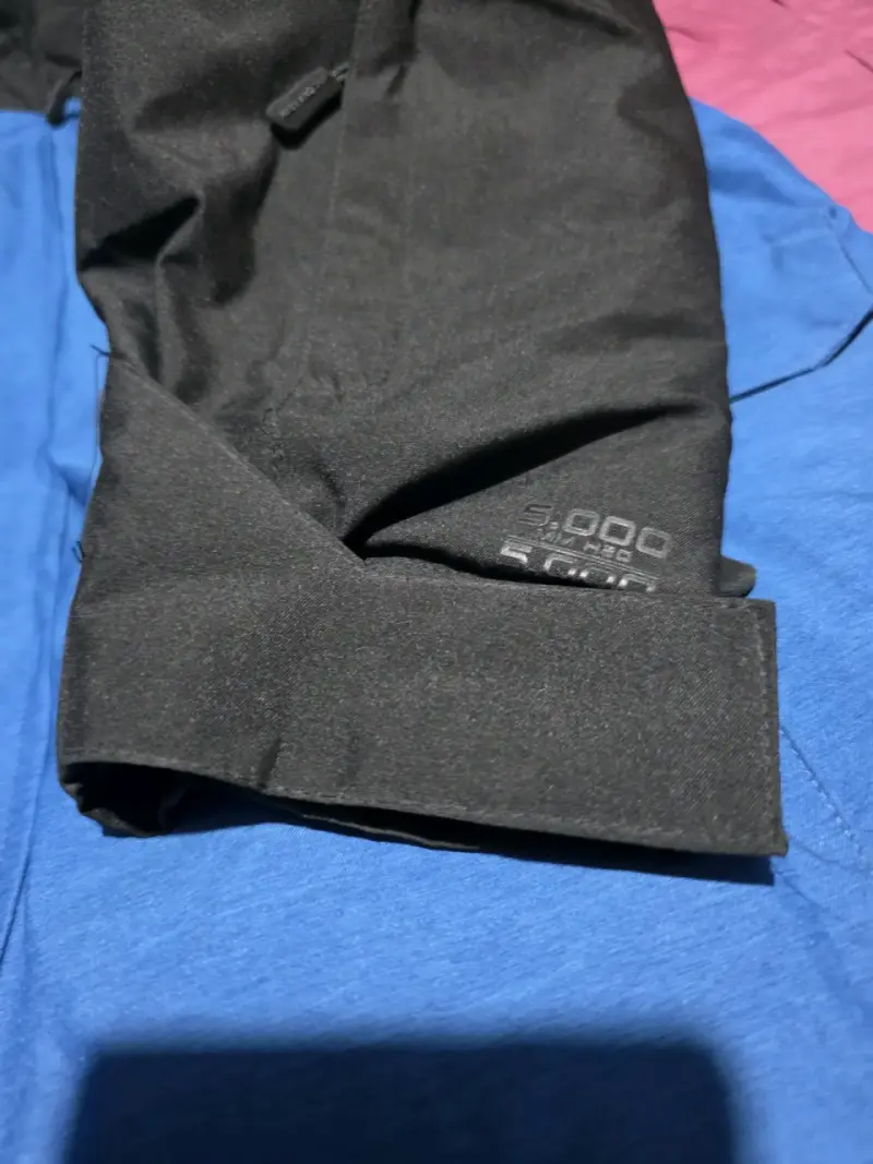 Chaqueta impermeable azul y negra Maui and Sons - 6