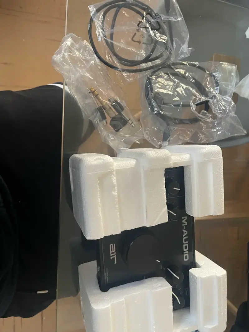 Interfaz de Audio M-Audio Air 192|4 con Accesorios - 1