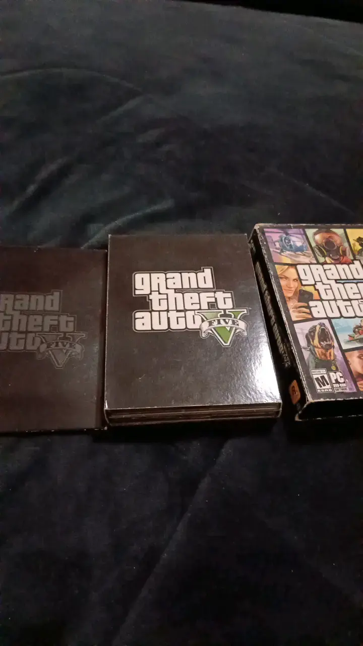 PC Grand Theft Auto V en caja original - 3