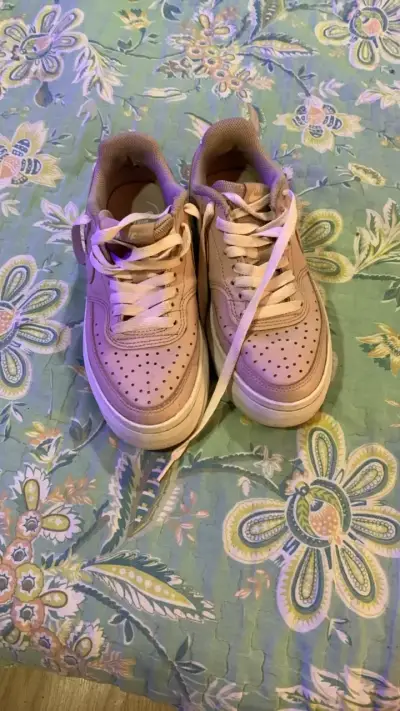Zapatillas deportivas Nike beige para mujer - miniatura 2