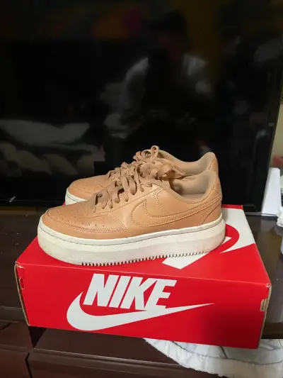 Zapatillas Nike Air Force 1 color beige - miniatura 2