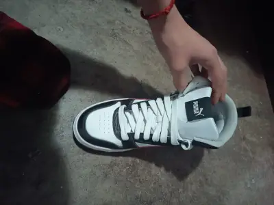 Zapatillas deportivas altas Puma blancas y negras - miniatura 4