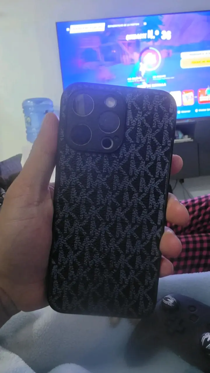Iphone 15 pro max - 4