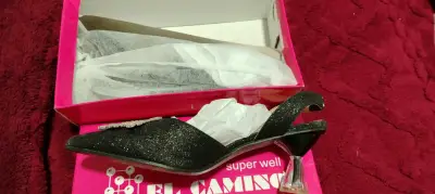 Zapatos de fiesta negros con adorno brillante - miniatura 2