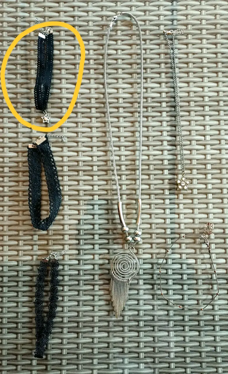 Choker de encaje negro con dije de estrella - 2