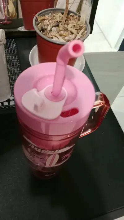 Vaso con tapa y bombilla Angel Disney - miniatura 4